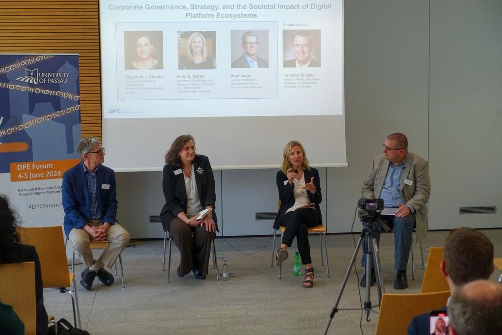 Podiumsdiskussion DPE Forum 