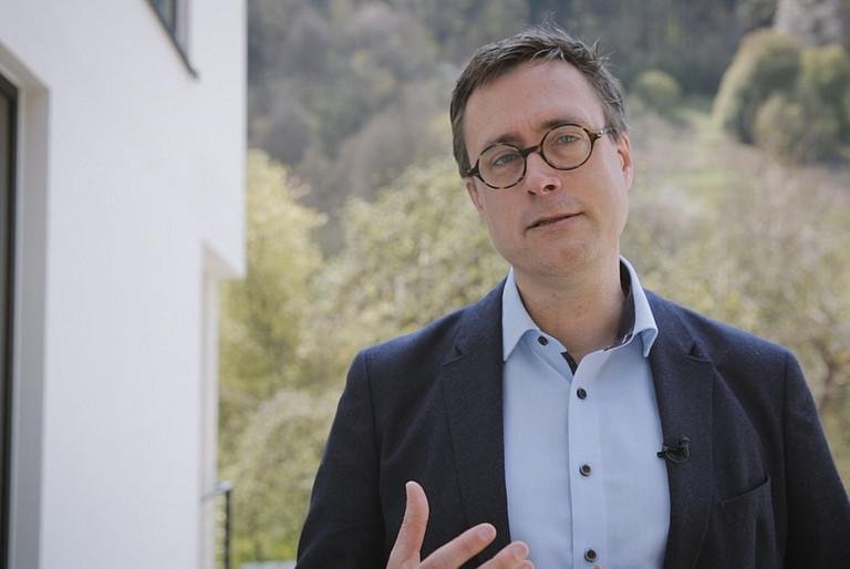 Professor Andreas König