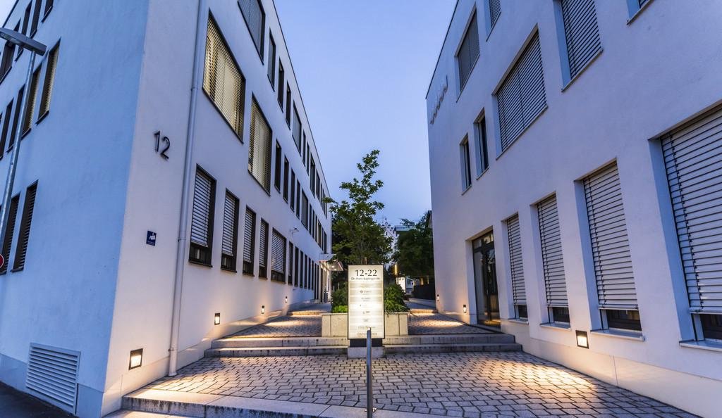 Dr.-Hans-Kapfinger-Strasse 12